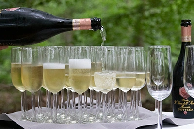 Bruidsfoto van het bruidspaar door Blikvanger Fotografie