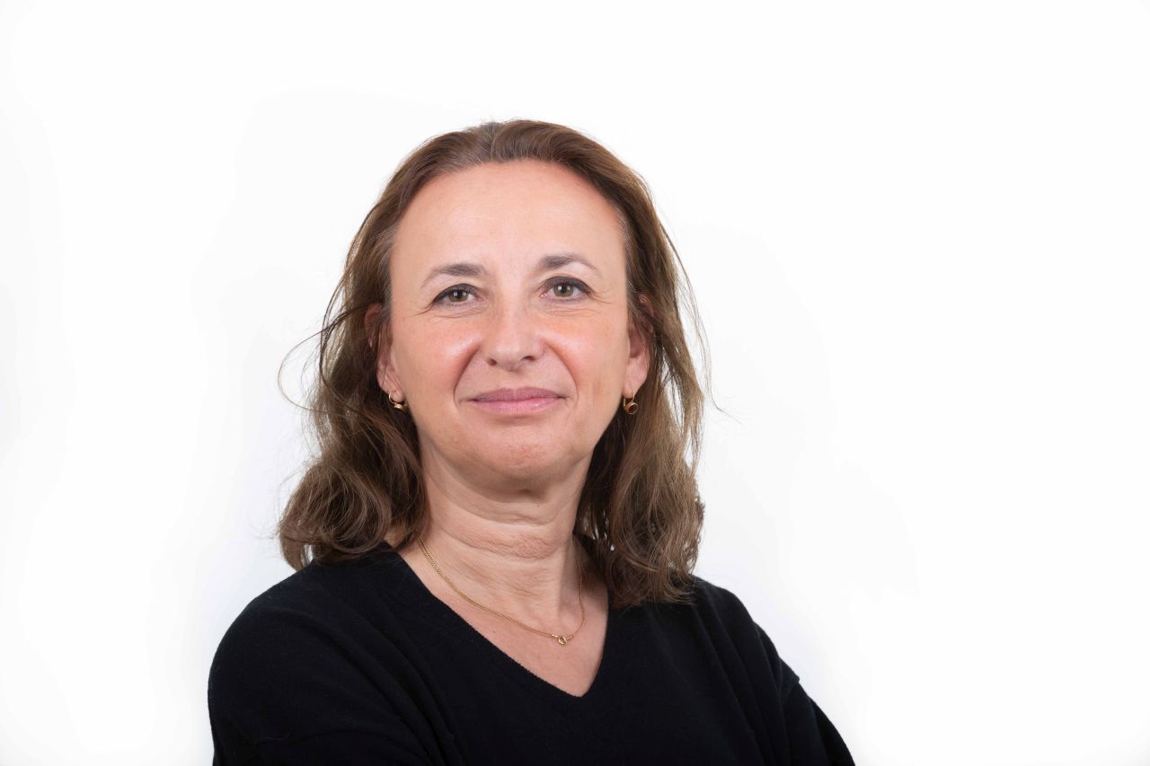 Zwart-wit portret met sfeervolle belichting